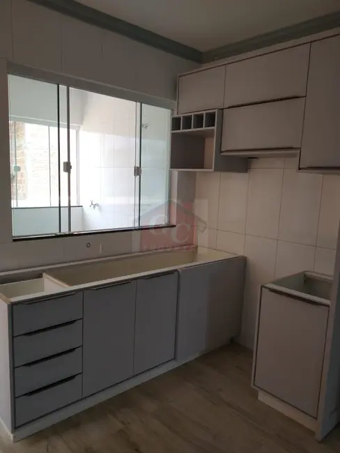 Apartamento com 3 quartos para alugar em Parque Limeira Área II, Telemaco Borba - PR - imagem 3 Foto 3 de Apartamento com 3 quartos para alugar em Parque Limeira Área II, Telemaco Borba - PR