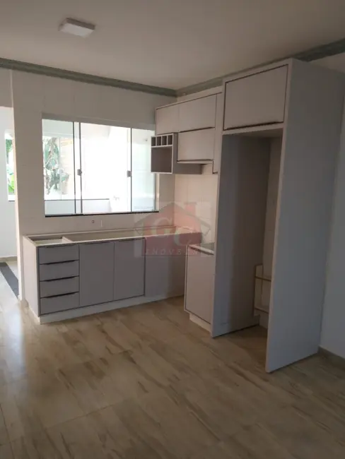 Apartamento com 3 quartos para alugar em Parque Limeira Área II, Telemaco Borba - PR - imagem 5 Foto 5 de Apartamento com 3 quartos para alugar em Parque Limeira Área II, Telemaco Borba - PR