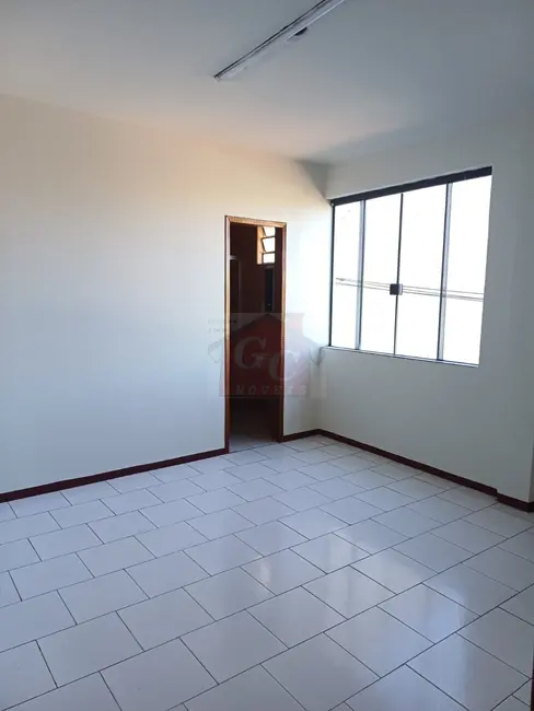 Apartamento com 2 quartos para alugar, 80m2 em Centro, Telemaco Borba - PR - imagem 3 Foto 3 de Apartamento com 2 quartos para alugar, 80m2 em Centro, Telemaco Borba - PR