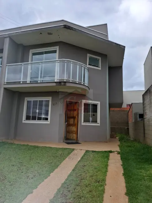 Foto 1 de Sobrado com 3 quartos para alugar, 70m2 em Telemaco Borba - PR