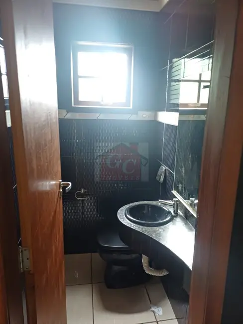 Sobrado com 3 quartos à venda, 270m2 em Centro, Telemaco Borba - PR - imagem 6 Foto 6 de Sobrado com 3 quartos à venda, 270m2 em Centro, Telemaco Borba - PR