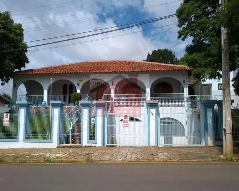 Foto 1 de Casa com 4 quartos para alugar, 200m2 em Telemaco Borba - PR