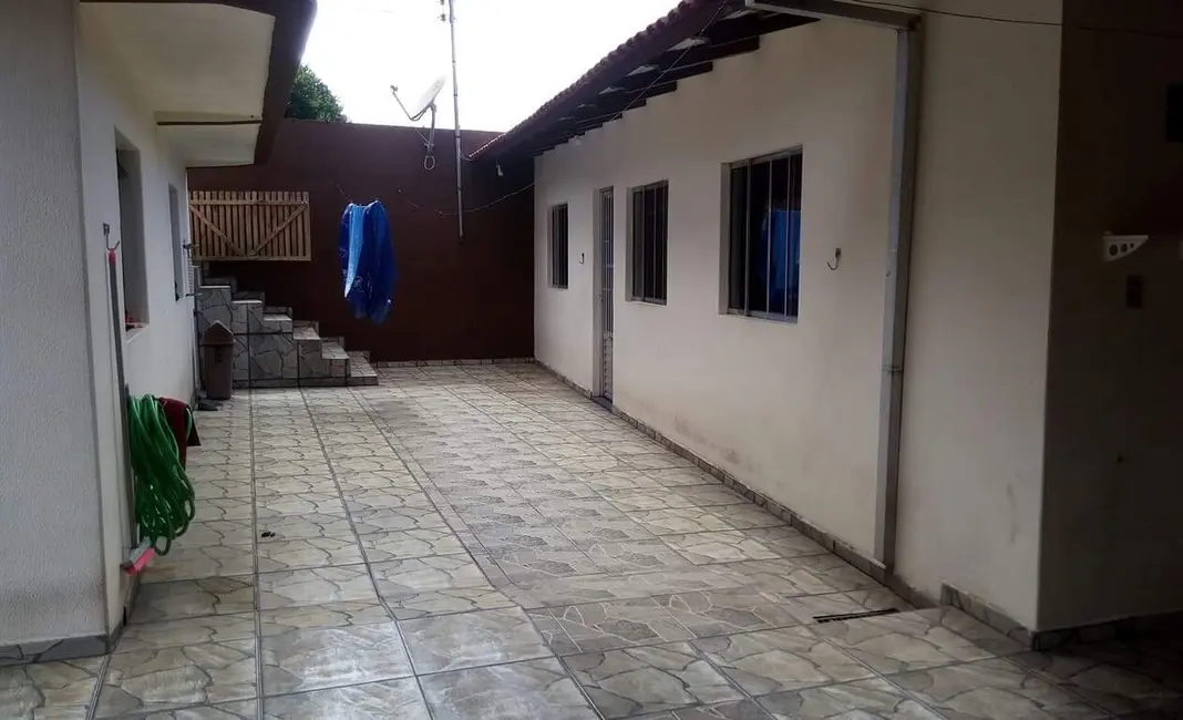 Casa com 3 quartos à venda, 150m2 em Centro, Telemaco Borba - PR - imagem 5 Foto 5 de Casa com 3 quartos à venda, 150m2 em Centro, Telemaco Borba - PR