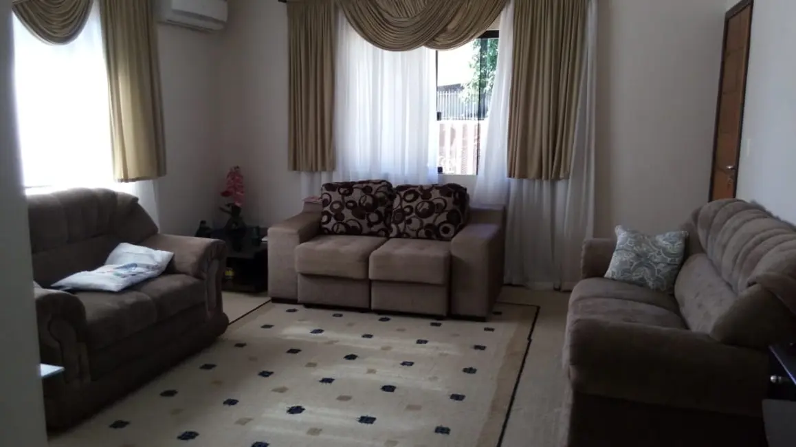 Casa com 3 quartos à venda, 150m2 em Centro, Telemaco Borba - PR - imagem 6 Foto 6 de Casa com 3 quartos à venda, 150m2 em Centro, Telemaco Borba - PR