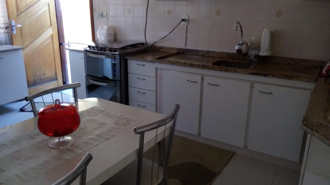 Casa com 3 quartos à venda, 150m2 em Centro, Telemaco Borba - PR - imagem 7 Foto 7 de Casa com 3 quartos à venda, 150m2 em Centro, Telemaco Borba - PR