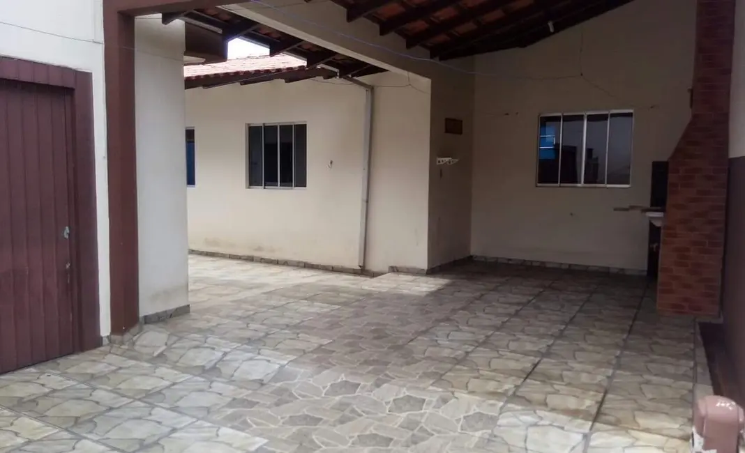 Casa com 3 quartos à venda, 150m2 em Centro, Telemaco Borba - PR - imagem 4 Foto 4 de Casa com 3 quartos à venda, 150m2 em Centro, Telemaco Borba - PR