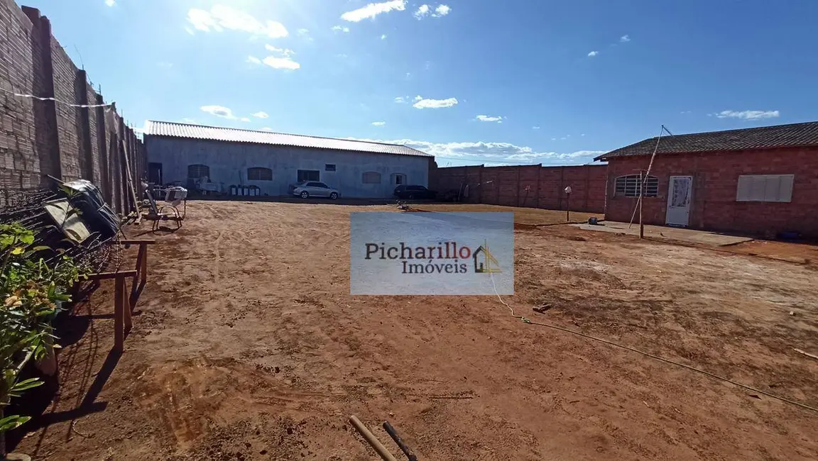 Casa com 3 quartos à venda, 1000m2 em Loteamento Jardim Vista Alegre, Sao Carlos - SP - imagem 3 Foto 3 de Casa com 3 quartos à venda, 1000m2 em Loteamento Jardim Vista Alegre, Sao Carlos - SP