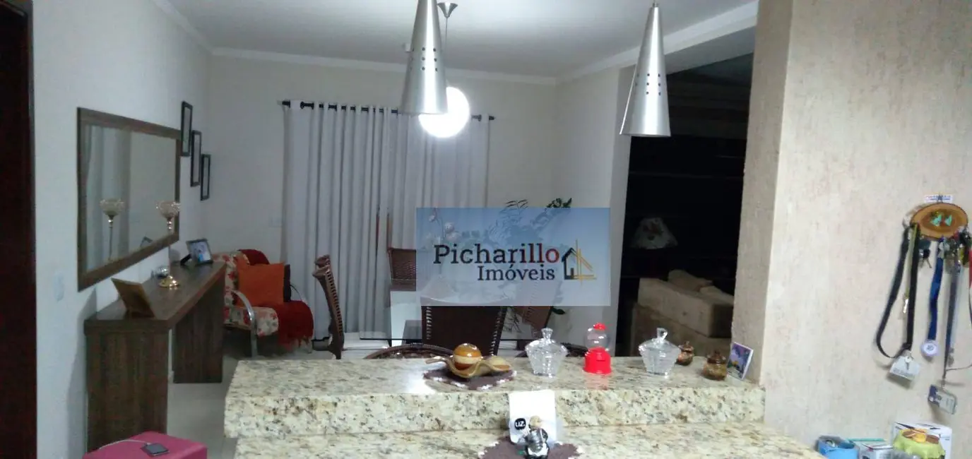 Casa com 3 quartos à venda, 310m2 em Ibate - SP - imagem 4 Foto 4 de Casa com 3 quartos à venda, 310m2 em Ibate - SP