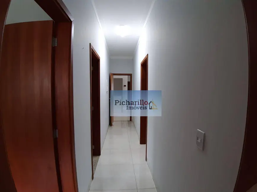 Foto 5 de Casa com 3 quartos à venda, 357m2 em Taquaritinga - SP