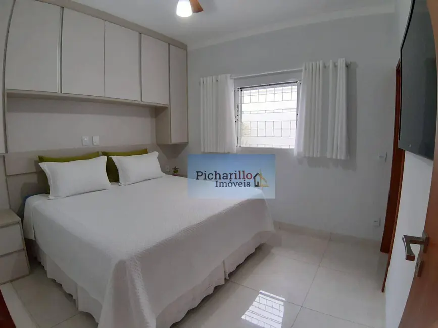 Foto 9 de Casa com 3 quartos à venda, 357m2 em Taquaritinga - SP