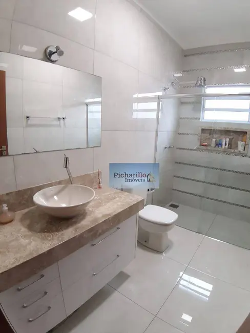 Foto 8 de Casa com 3 quartos à venda, 357m2 em Taquaritinga - SP