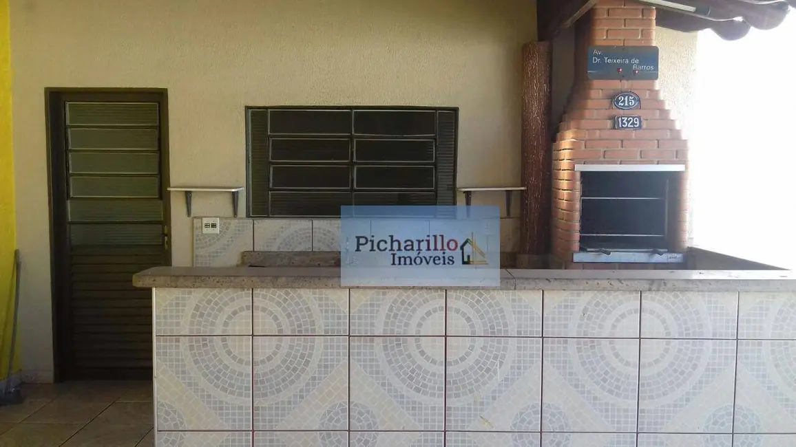 Casa com 3 quartos à venda, 300m2 em Vila Prado, Sao Carlos - SP - imagem 4 Foto 4 de Casa com 3 quartos à venda, 300m2 em Vila Prado, Sao Carlos - SP