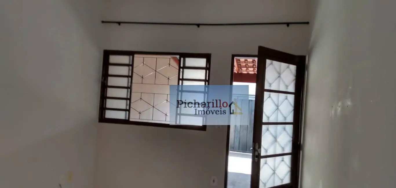 Casa com 2 quartos à venda, 214m2 em Jardim Universal, Araraquara - SP - imagem 3 Foto 3 de Casa com 2 quartos à venda, 214m2 em Jardim Universal, Araraquara - SP