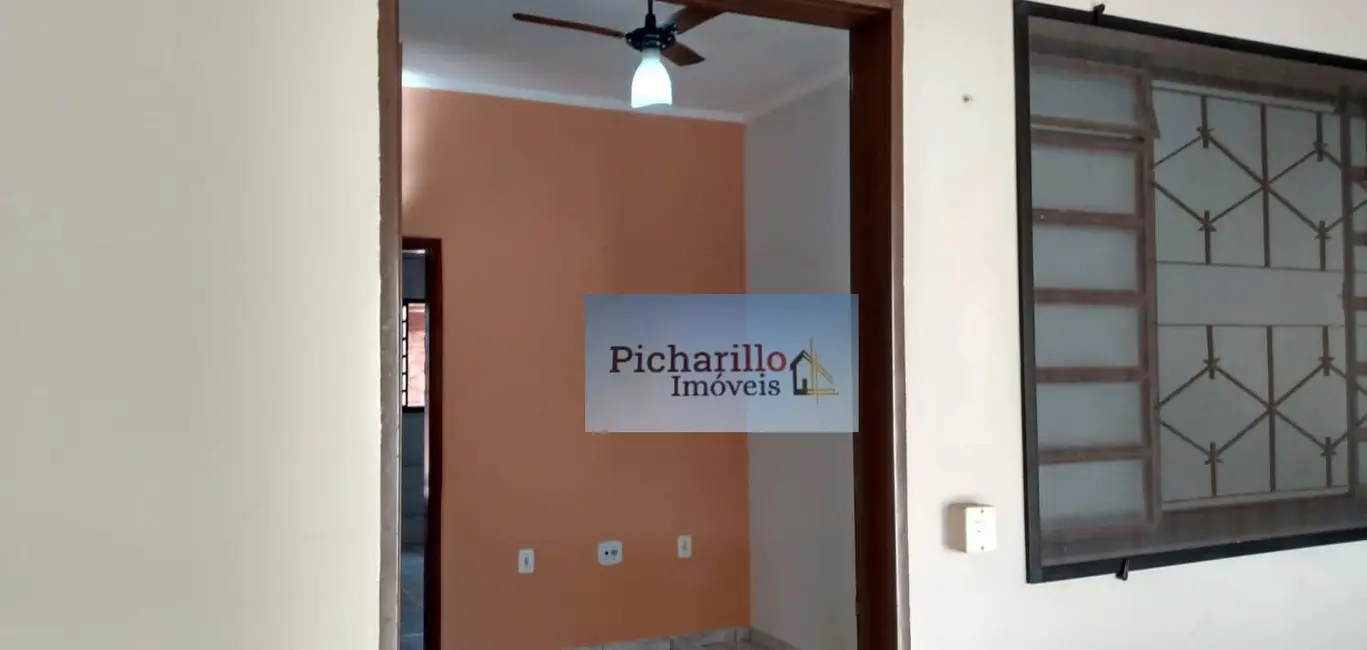 Casa com 2 quartos à venda, 214m2 em Jardim Universal, Araraquara - SP - imagem 4 Foto 4 de Casa com 2 quartos à venda, 214m2 em Jardim Universal, Araraquara - SP
