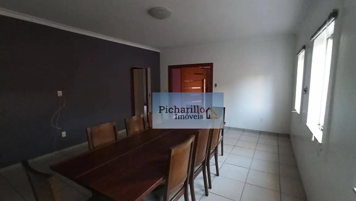 Casa com 3 quartos à venda, 675m2 em Jardim São Carlos, Sao Carlos - SP - imagem 8 Foto 8 de Casa com 3 quartos à venda, 675m2 em Jardim São Carlos, Sao Carlos - SP