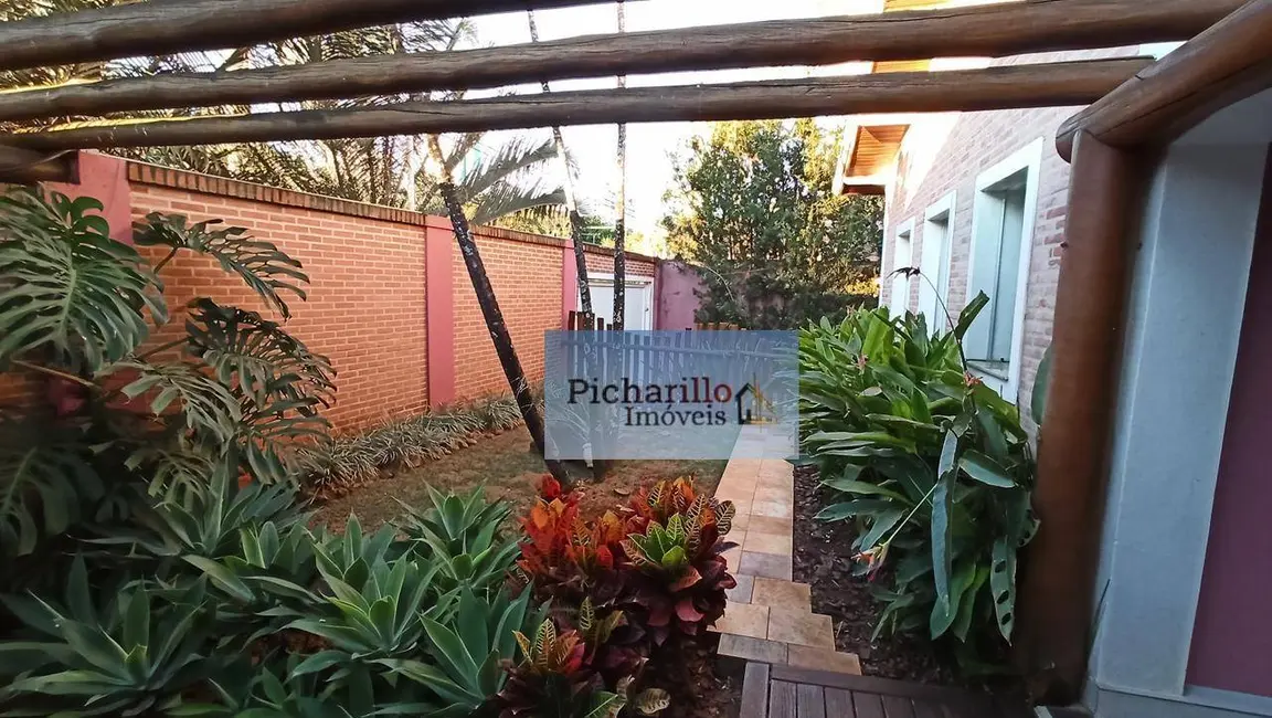 Casa com 3 quartos à venda, 675m2 em Jardim São Carlos, Sao Carlos - SP - imagem 3 Foto 3 de Casa com 3 quartos à venda, 675m2 em Jardim São Carlos, Sao Carlos - SP