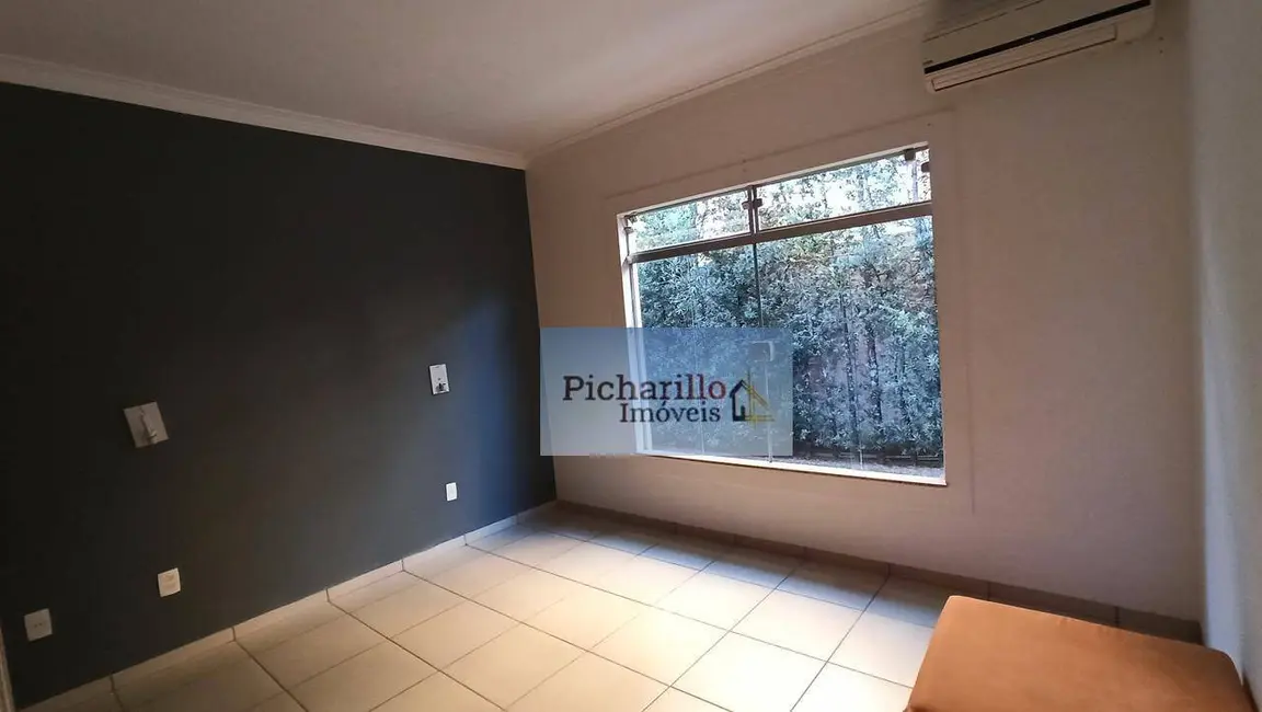 Casa com 3 quartos à venda, 675m2 em Jardim São Carlos, Sao Carlos - SP - imagem 5 Foto 5 de Casa com 3 quartos à venda, 675m2 em Jardim São Carlos, Sao Carlos - SP