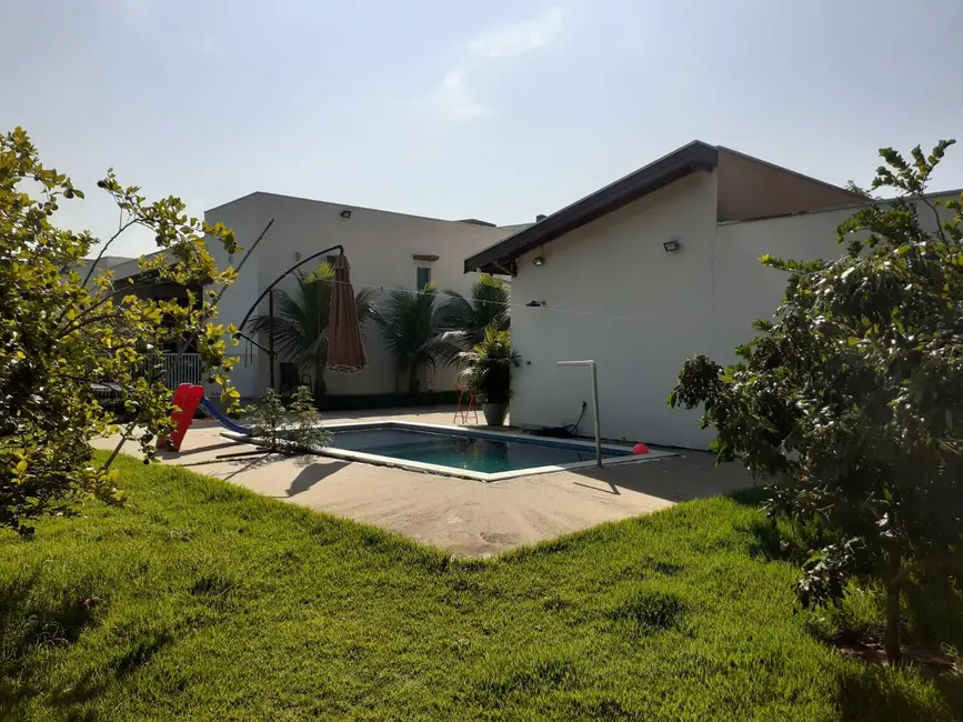 Foto 4 de Casa com 3 quartos à venda, 400m2 em Salto - SP