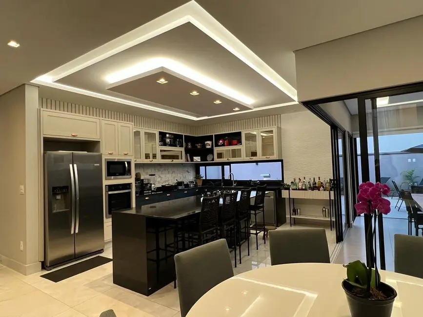 Casa de Condomínio com 3 quartos à venda, 258m2 em Indaiatuba - SP - imagem 3 Foto 3 de Casa de Condomínio com 3 quartos à venda, 258m2 em Indaiatuba - SP