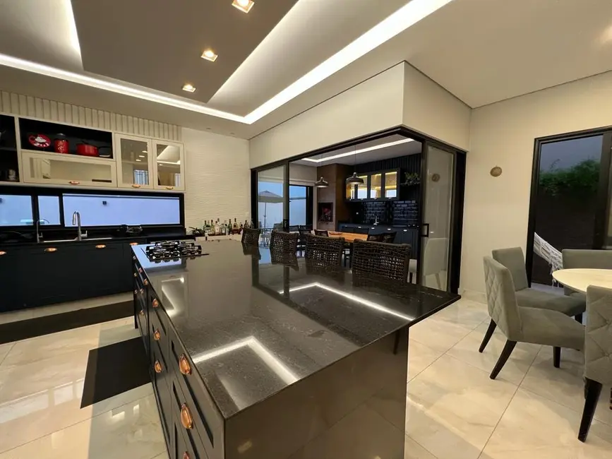 Casa de Condomínio com 3 quartos à venda, 258m2 em Indaiatuba - SP - imagem 8 Foto 8 de Casa de Condomínio com 3 quartos à venda, 258m2 em Indaiatuba - SP