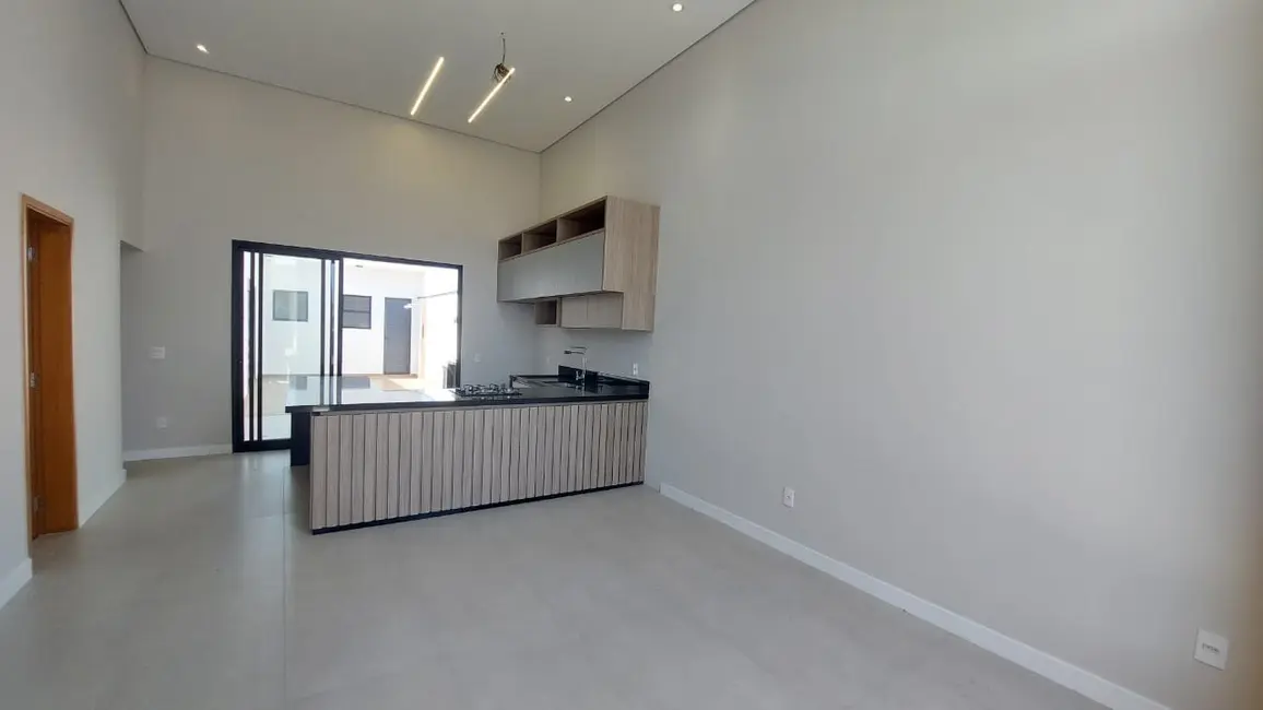 Casa de Condomínio com 3 quartos à venda, 140m2 em Indaiatuba - SP - imagem 3 Foto 3 de Casa de Condomínio com 3 quartos à venda, 140m2 em Indaiatuba - SP