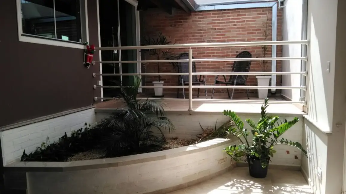 Foto 1 de Casa com 2 quartos à venda, 210m2 em Jardim Celani, Salto - SP