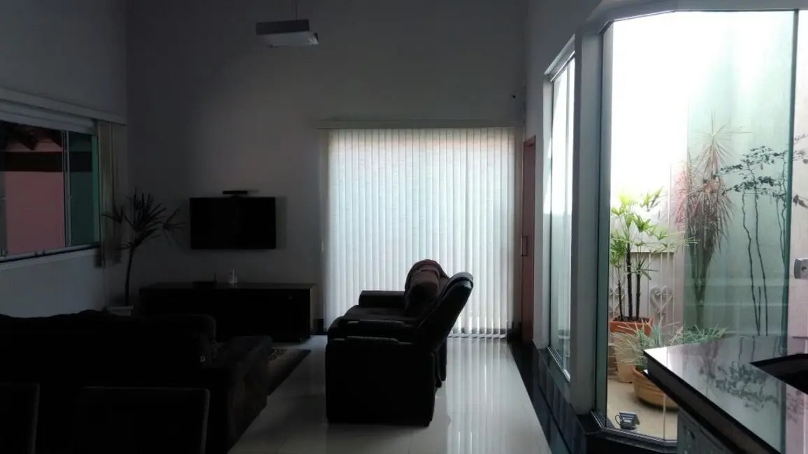 Foto 5 de Casa com 2 quartos à venda, 210m2 em Jardim Celani, Salto - SP