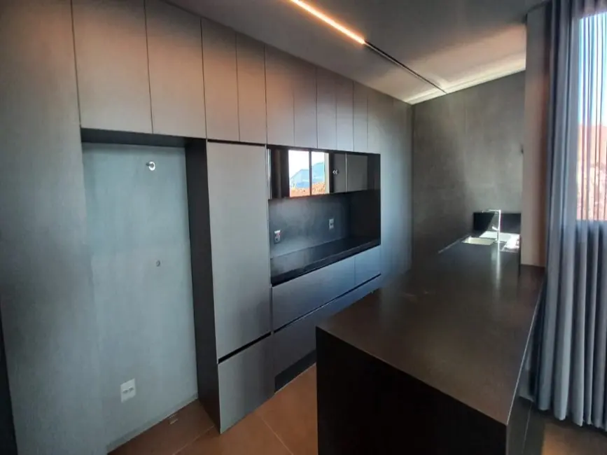 Casa de Condomínio com 4 quartos à venda, 582m2 em Nova Lima - MG - imagem 9 Foto 9 de Casa de Condomínio com 4 quartos à venda, 582m2 em Nova Lima - MG