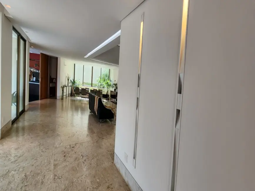 Casa de Condomínio com 5 quartos à venda, 615m2 em Vila Alpina, Nova Lima - MG - imagem 4 Foto 4 de Casa de Condomínio com 5 quartos à venda, 615m2 em Vila Alpina, Nova Lima - MG