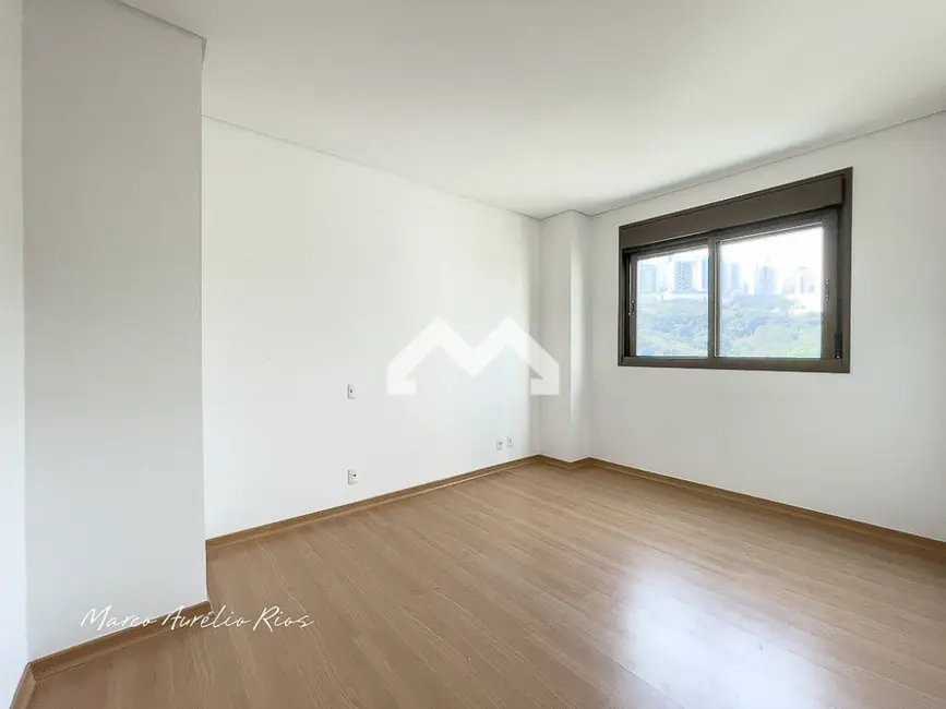 Apartamento com 4 quartos à venda, 303m2 em Vale do Sereno, Nova Lima - MG - imagem 7 Foto 7 de Apartamento com 4 quartos à venda, 303m2 em Vale do Sereno, Nova Lima - MG