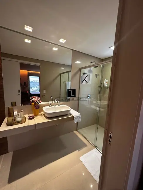 Casa de Condomínio com 4 quartos à venda, 775m2 em Vale dos Cristais, Nova Lima - MG - imagem 5 Foto 5 de Casa de Condomínio com 4 quartos à venda, 775m2 em Vale dos Cristais, Nova Lima - MG