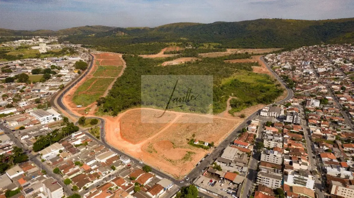 Foto 2 de Terreno / Lote à venda, 525m2 em Portal da Serra, Sete Lagoas - MG