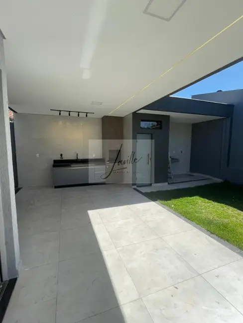 Foto 2 de Casa com 3 quartos à venda, 190m2 em São Pedro, Sete Lagoas - MG