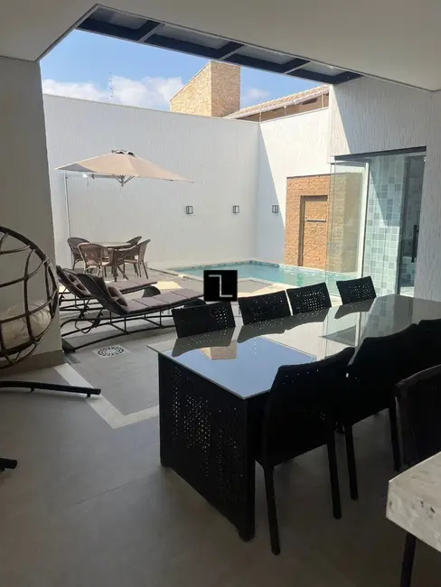 Foto 3 de Casa com 4 quartos à venda, 253m2 em Santa Rita de Cássia, Sete Lagoas - MG