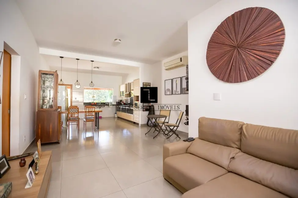 Foto 1 de Casa com 3 quartos à venda, 270m2 em Nossa Senhora das Graças, Sete Lagoas - MG