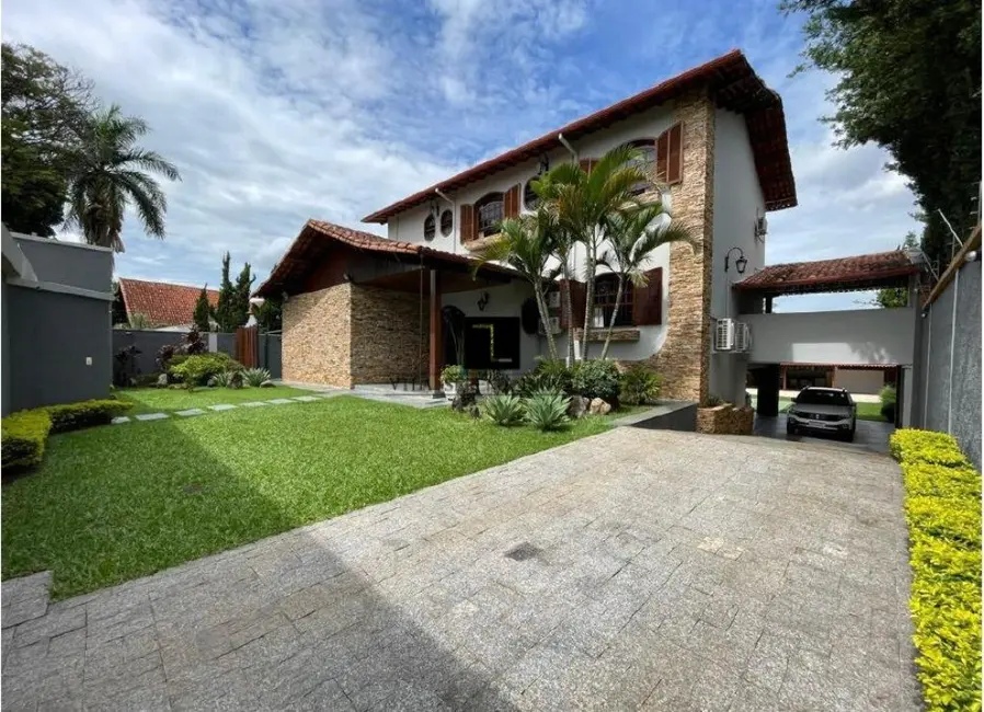 Casa com 5 quartos à venda, 717m2 em São Luiz, Belo Horizonte - MG - imagem 3 Foto 3 de Casa com 5 quartos à venda, 717m2 em São Luiz, Belo Horizonte - MG