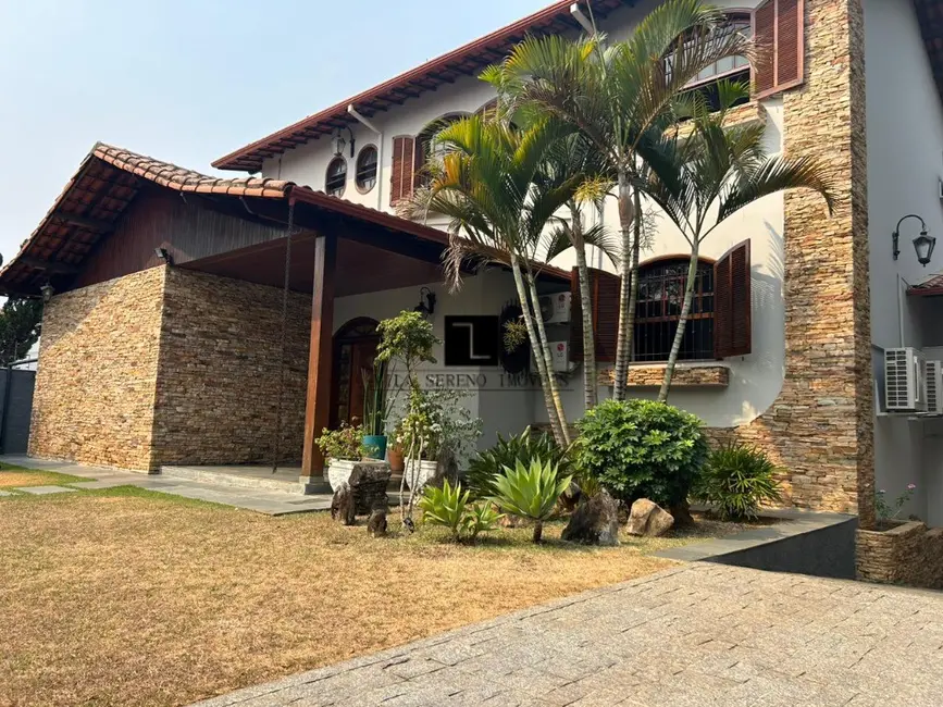 Casa com 5 quartos à venda, 717m2 em São Luiz, Belo Horizonte - MG - imagem 1 Foto 1 de Casa com 5 quartos à venda, 717m2 em São Luiz, Belo Horizonte - MG