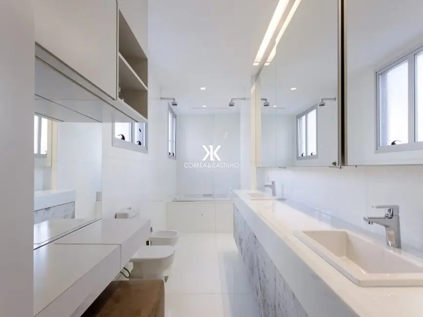 Apartamento com 4 quartos à venda, 294m2 em Savassi, Belo Horizonte - MG - imagem 8 Foto 8 de Apartamento com 4 quartos à venda, 294m2 em Savassi, Belo Horizonte - MG