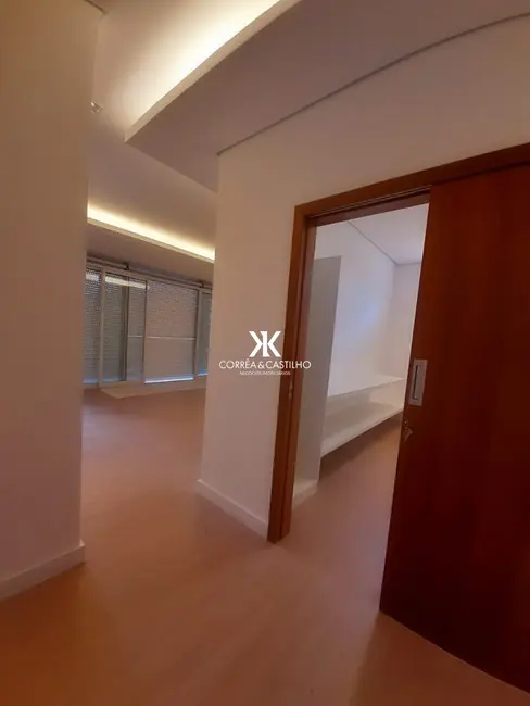 Casa com 5 quartos à venda, 686m2 em Vale dos Cristais, Nova Lima - MG - imagem 8 Foto 8 de Casa com 5 quartos à venda, 686m2 em Vale dos Cristais, Nova Lima - MG