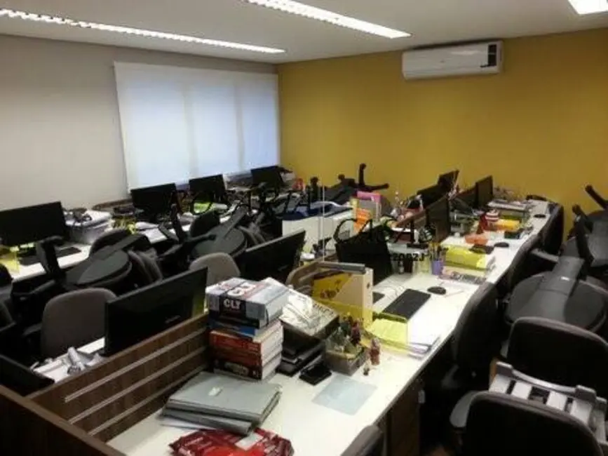 Casa com 5 quartos para alugar, 500m2 em Pinheiros, São Paulo - SP - imagem 8 Foto 8 de Casa com 5 quartos para alugar, 500m2 em Pinheiros, São Paulo - SP