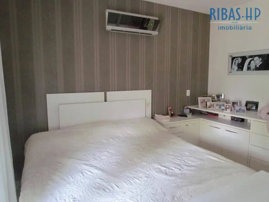 Casa com 3 quartos à venda, 513m2 em Pendotiba, Niteroi - RJ - imagem 7 Foto 7 de Casa com 3 quartos à venda, 513m2 em Pendotiba, Niteroi - RJ