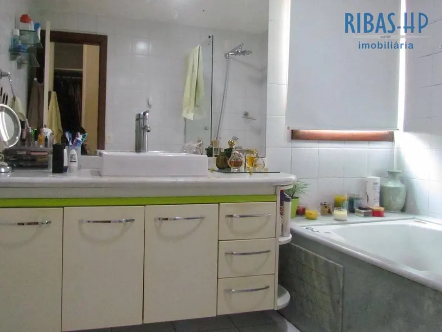 Casa com 3 quartos à venda, 513m2 em Pendotiba, Niteroi - RJ - imagem 9 Foto 9 de Casa com 3 quartos à venda, 513m2 em Pendotiba, Niteroi - RJ