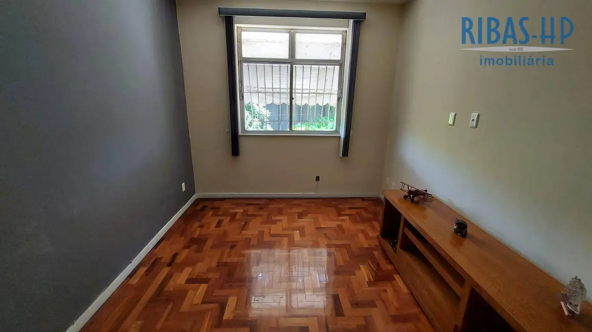 Apartamento com 2 quartos para alugar, 95m2 em Santa Rosa, Niteroi - RJ - imagem 9 Foto 9 de Apartamento com 2 quartos para alugar, 95m2 em Santa Rosa, Niteroi - RJ