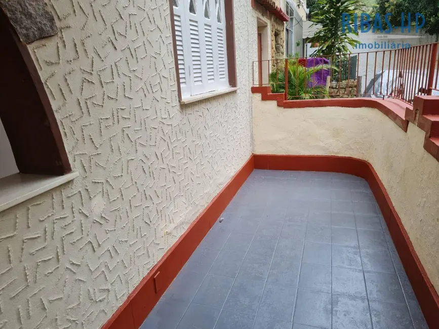 Foto 2 de Casa com 2 quartos à venda, 105m2 em Santa Rosa, Niteroi - RJ