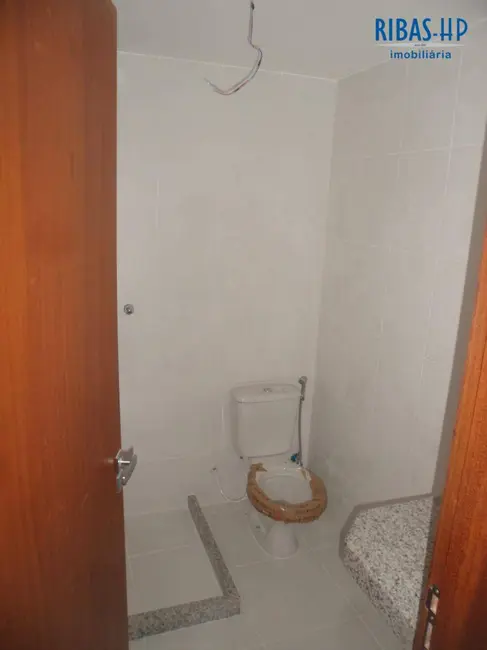 Cobertura com 2 quartos à venda, 150m2 em Centro, Rio Bonito - RJ - imagem 4 Foto 4 de Cobertura com 2 quartos à venda, 150m2 em Centro, Rio Bonito - RJ