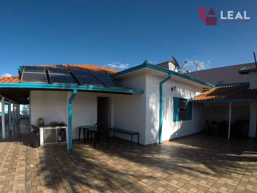 Foto 1 de Casa com 4 quartos à venda, 1476m2 em São Carlos, Pouso Alegre - MG