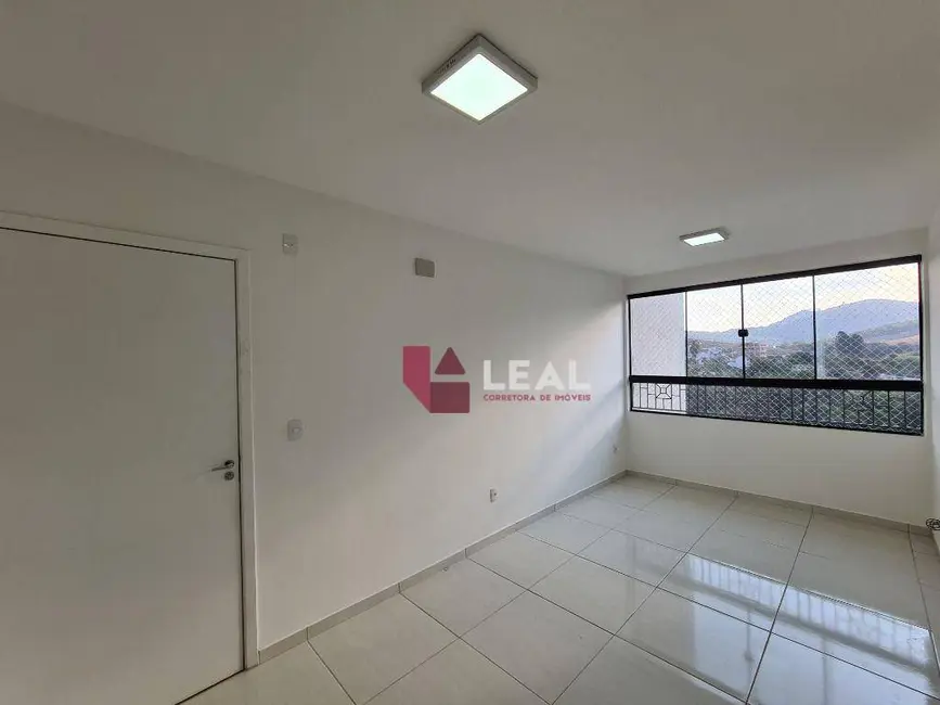 Foto 3 de Apartamento com 2 quartos para alugar, 55m2 em Pouso Alegre - MG