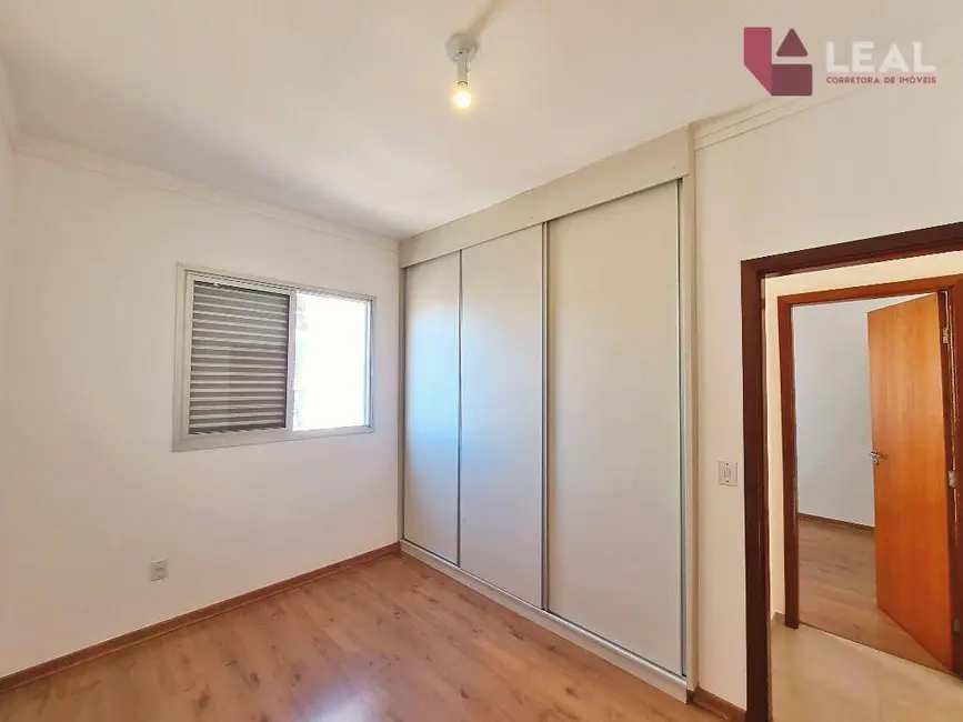 Foto 7 de Apartamento com 2 quartos para alugar, 72m2 em Pouso Alegre - MG
