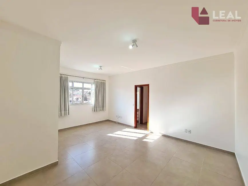 Foto 2 de Apartamento com 2 quartos para alugar, 72m2 em Pouso Alegre - MG