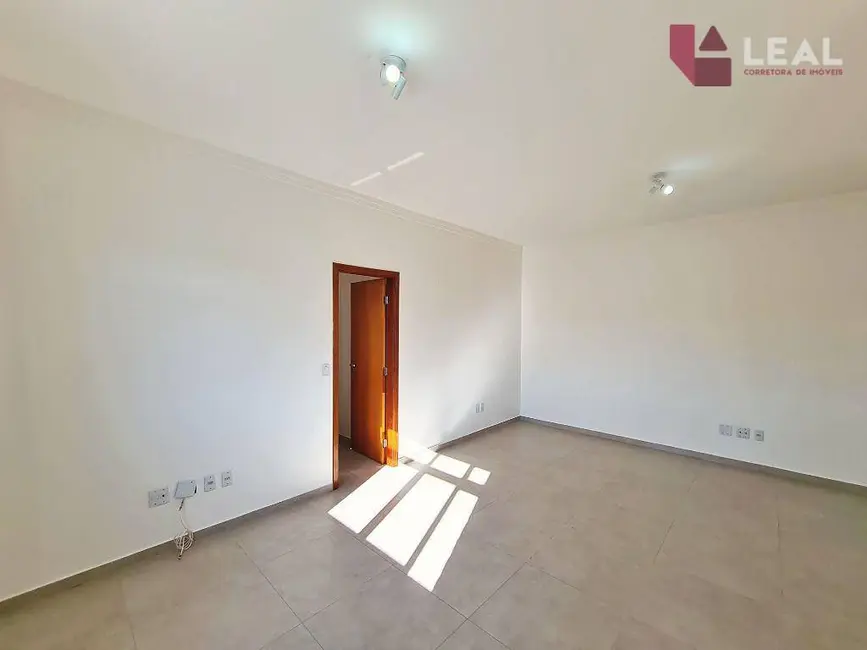 Foto 4 de Apartamento com 2 quartos para alugar, 72m2 em Pouso Alegre - MG